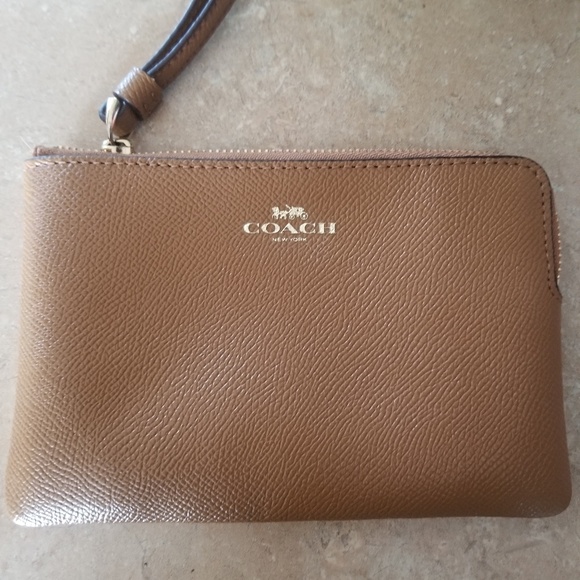 Coach - Picture 2 of 4